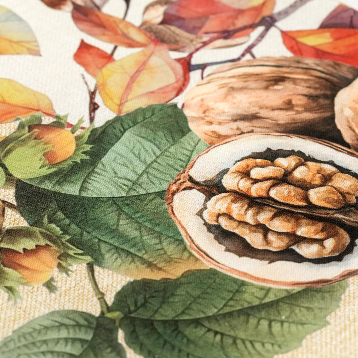 Tovaglia In Cotone Con Fantasia Autunnale Di Foglie Sottobosco 140X180 Linea Oro